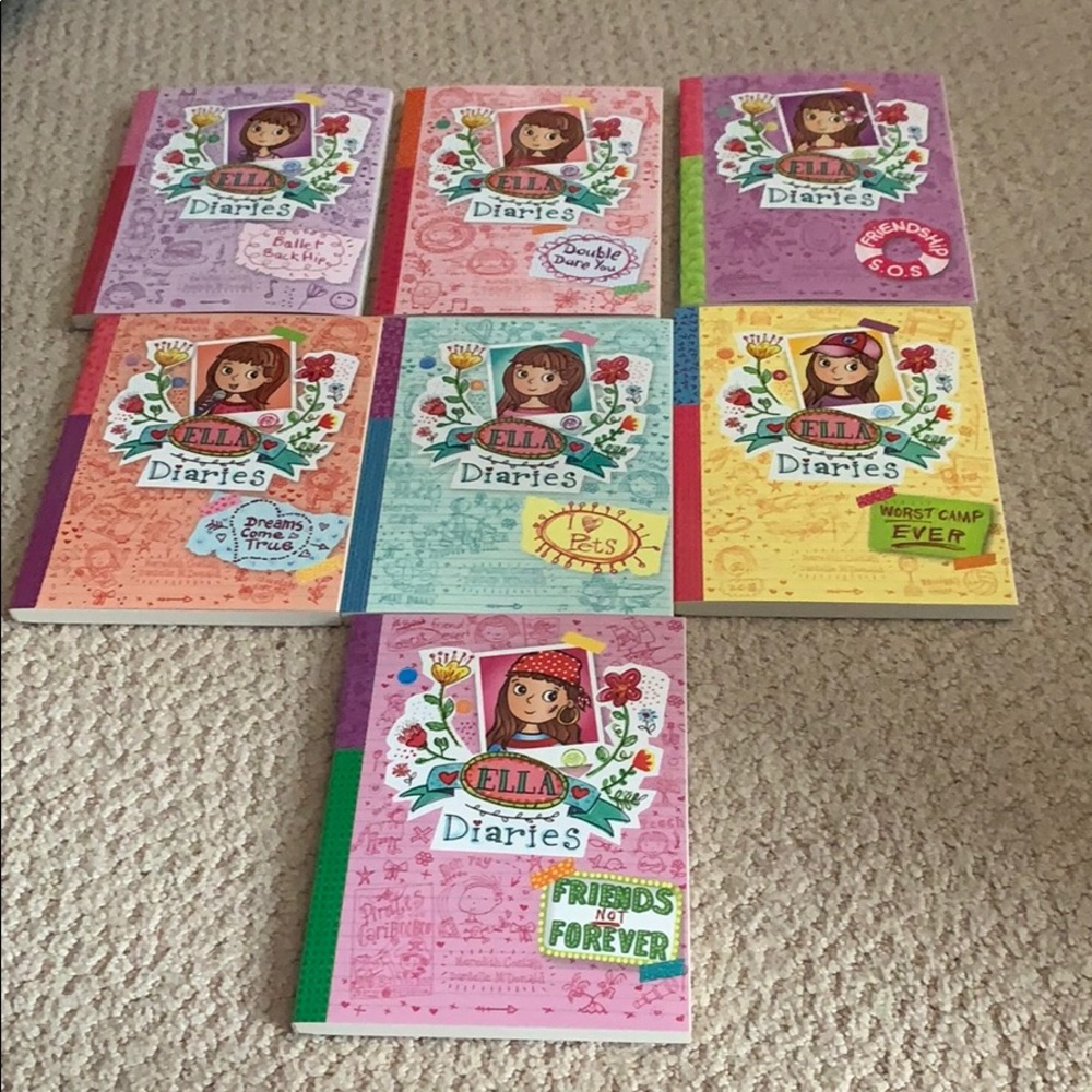 Set of 4 girls’ chapter books 📚